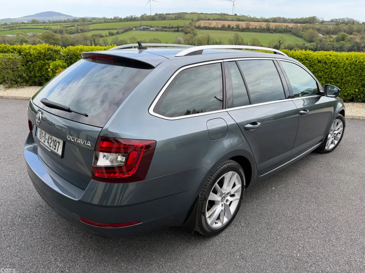 Skoda Octavia Estate, Petrol, 2018, Grey