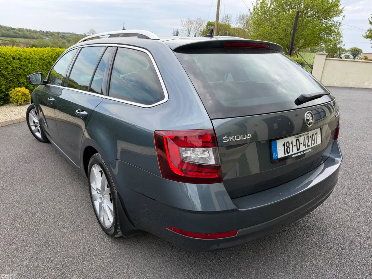 Skoda Octavia Estate, Petrol, 2018, Grey