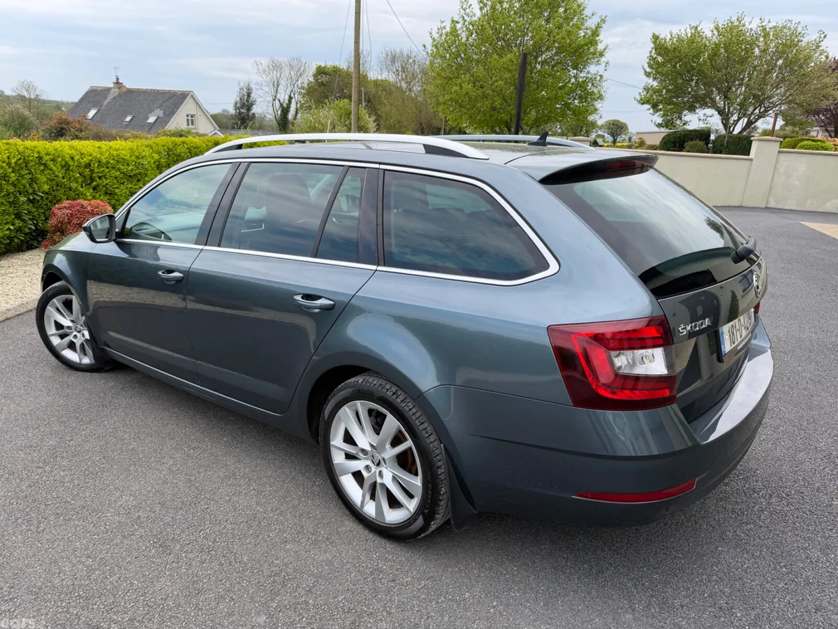 Skoda Octavia Estate, Petrol, 2018, Grey
