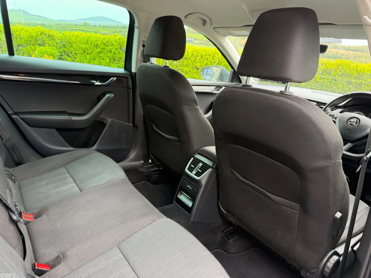 Skoda Octavia Estate, Petrol, 2018, Grey