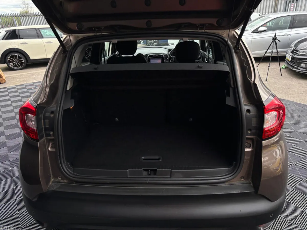 Renault Captur Hatchback, Petrol, 2014, Brown