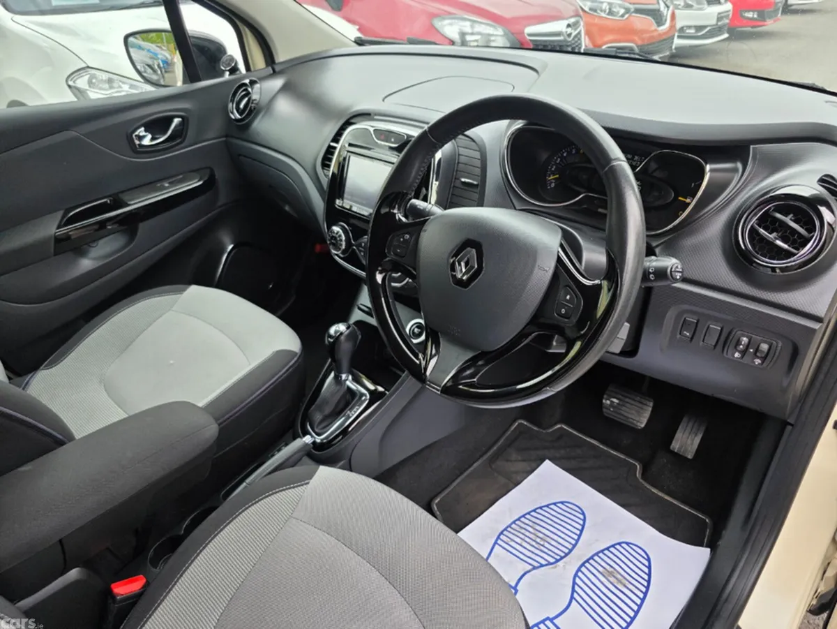 Renault Captur Hatchback, Petrol, 2015, Beige