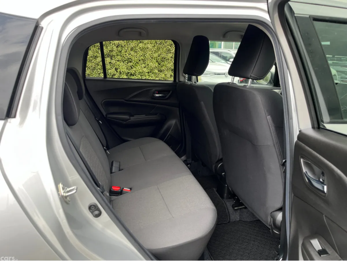 Suzuki Swift Hatchback, Petrol, 2023, Silver