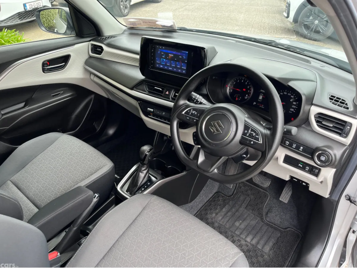 Suzuki Swift Hatchback, Petrol, 2023, Silver