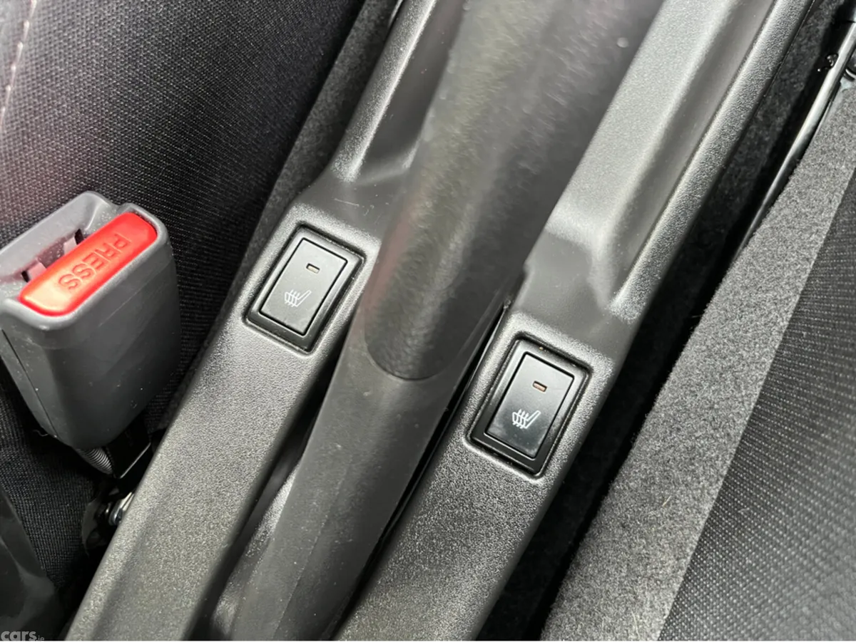 Suzuki Swift Hatchback, Petrol, 2023, Silver