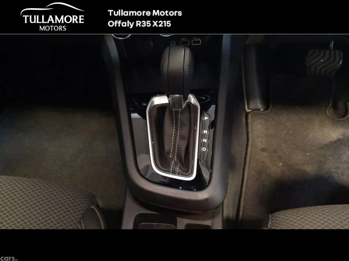 Renault Arkana Hatchback, Petrol Hybrid, 2025, Red