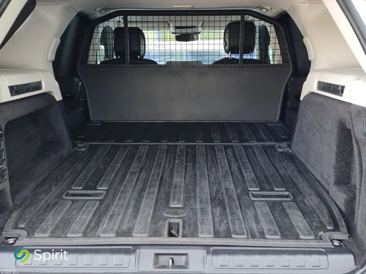 Land Rover Discovery SUV, Diesel, 2022, White