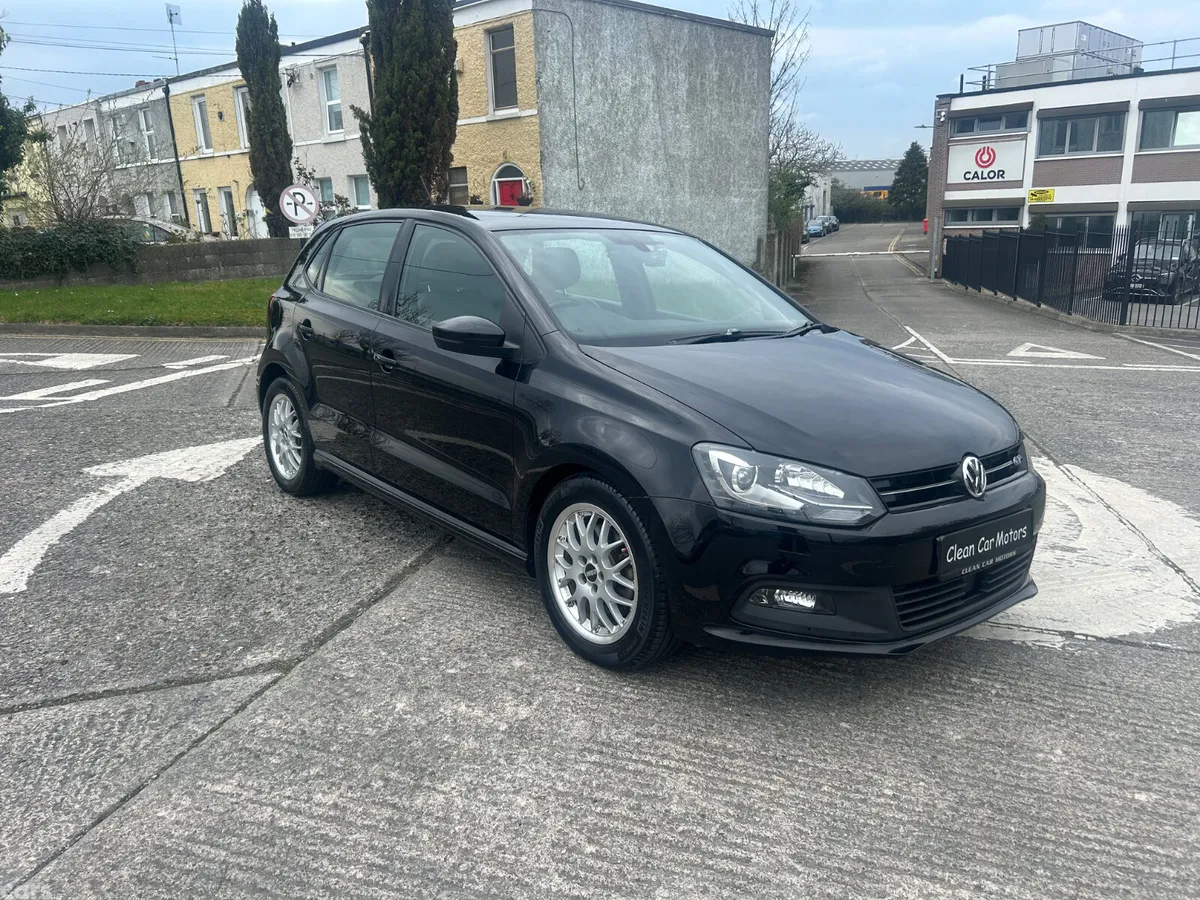 Volkswagen Polo Hatchback, Petrol, 2015, Black