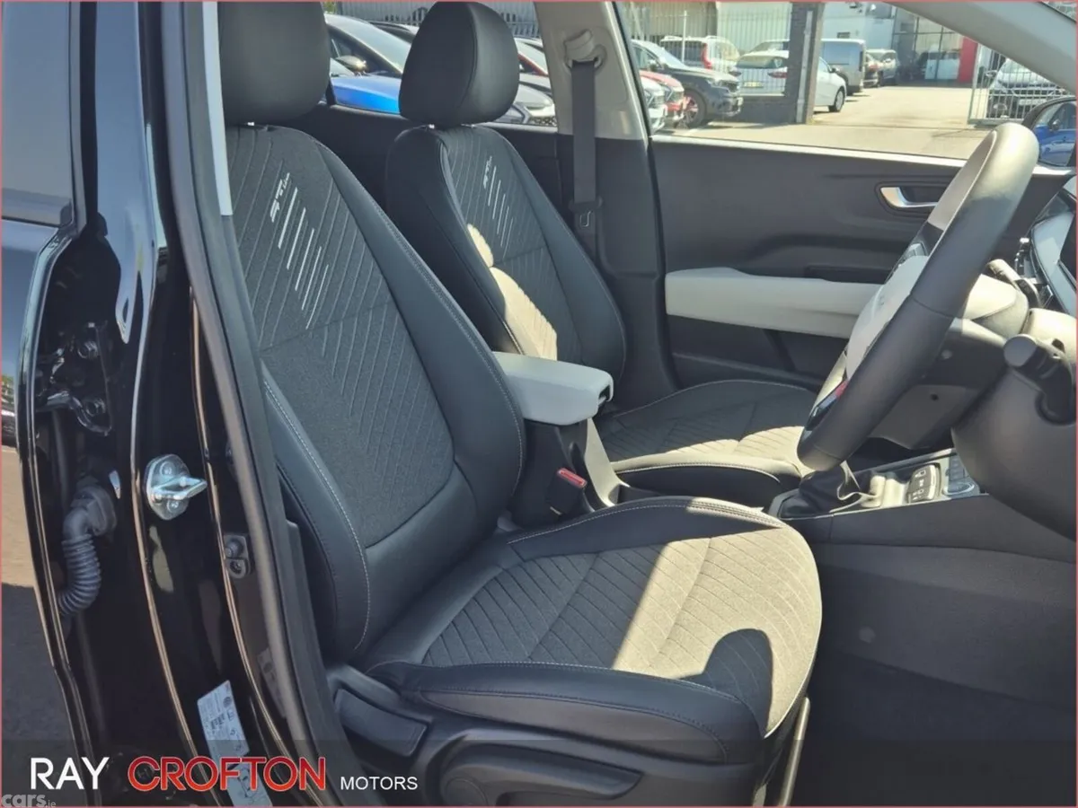 Kia Stonic Estate, Petrol Hybrid, 2026, Black