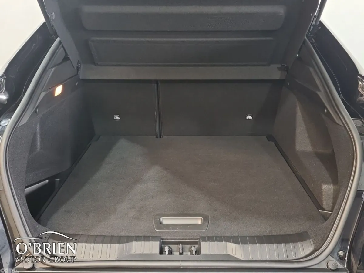 Renault Arkana Hatchback, Petrol Hybrid, 2025, Black