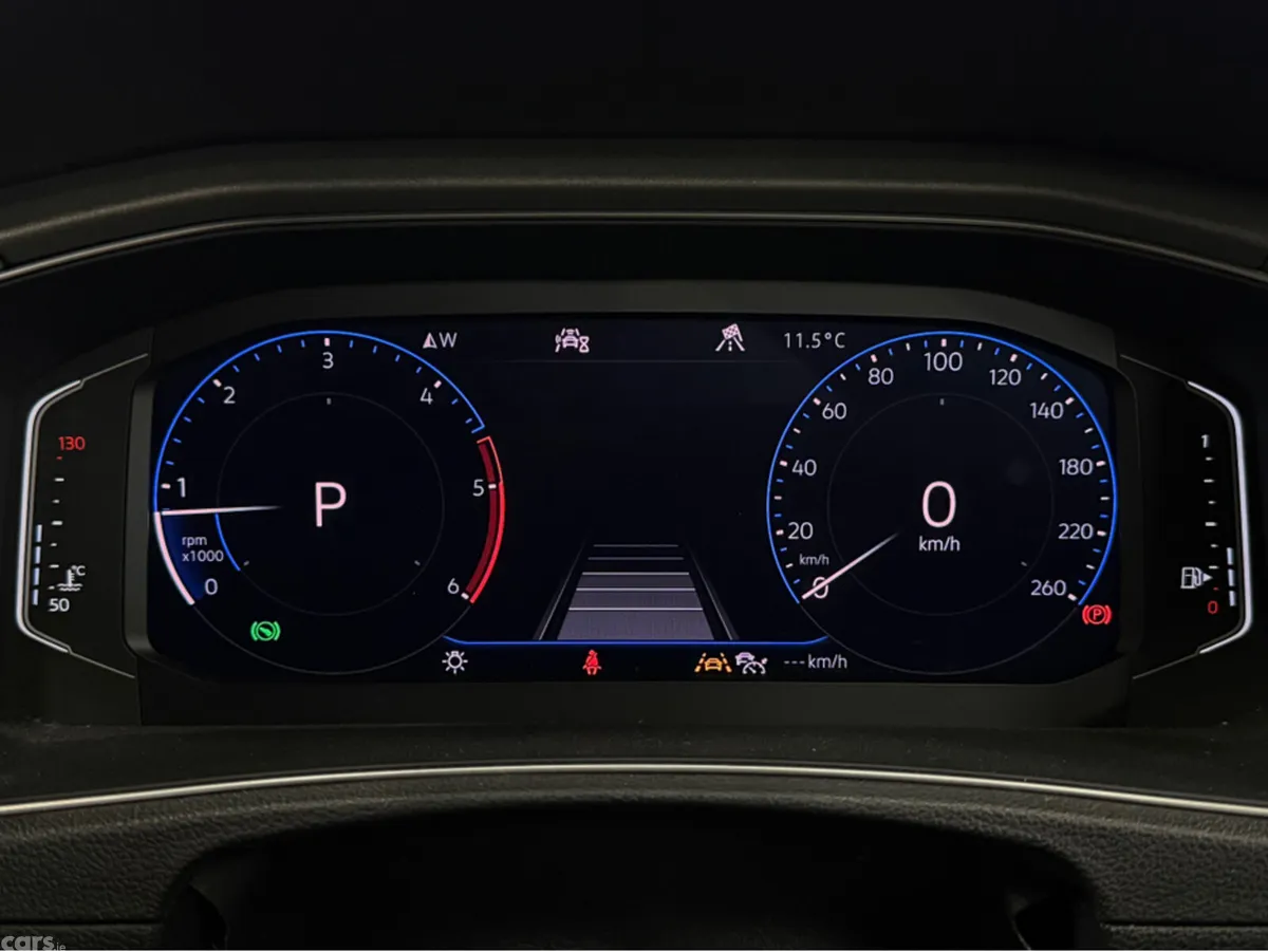Volkswagen T-Roc SUV, Diesel, 2021, Orange