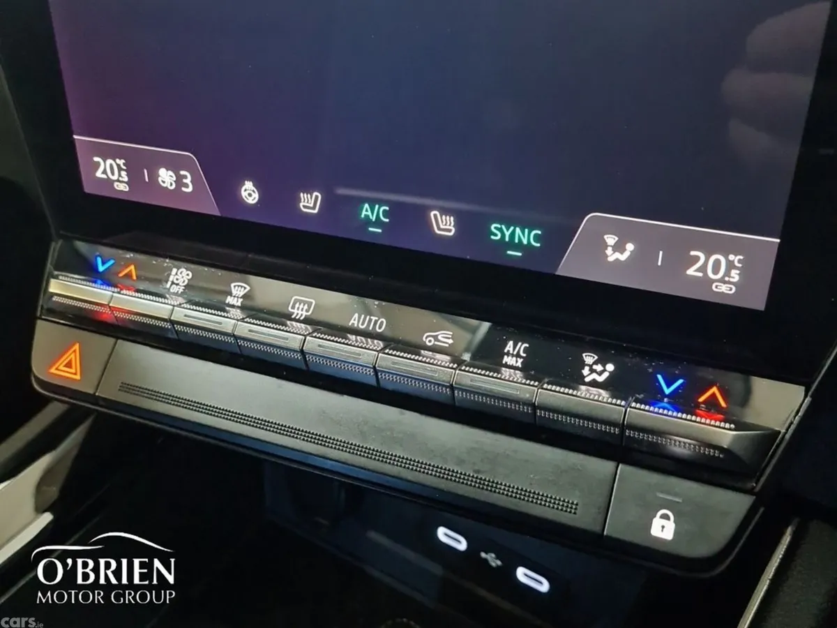 Renault Austral SUV, Petrol, 2023, White