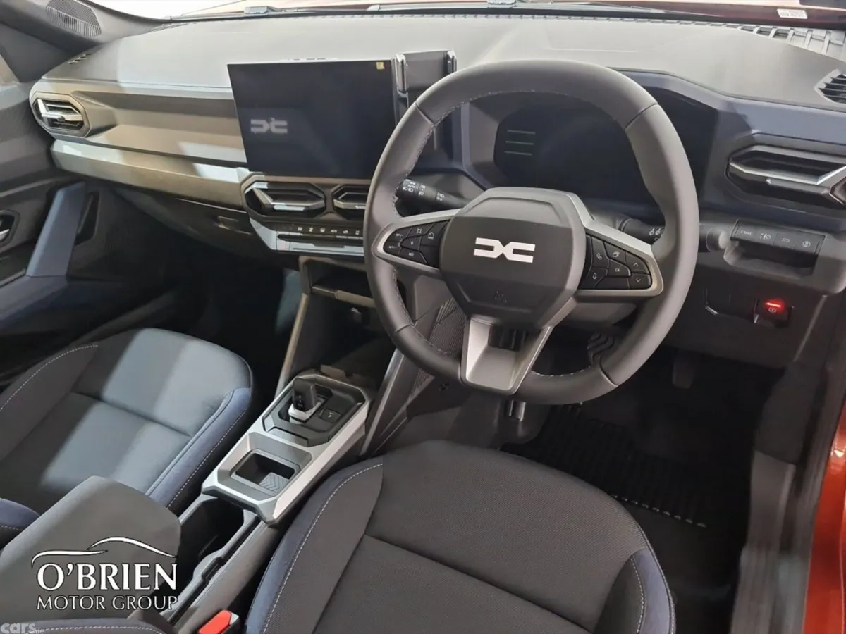 Dacia Duster SUV, Petrol Hybrid, 2026, Brown