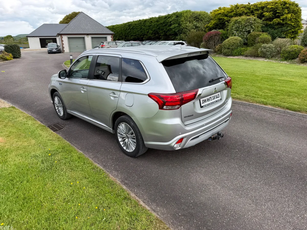 Mitsubishi Outlander SUV, Petrol Plug-in Hybrid, 2019, Silver