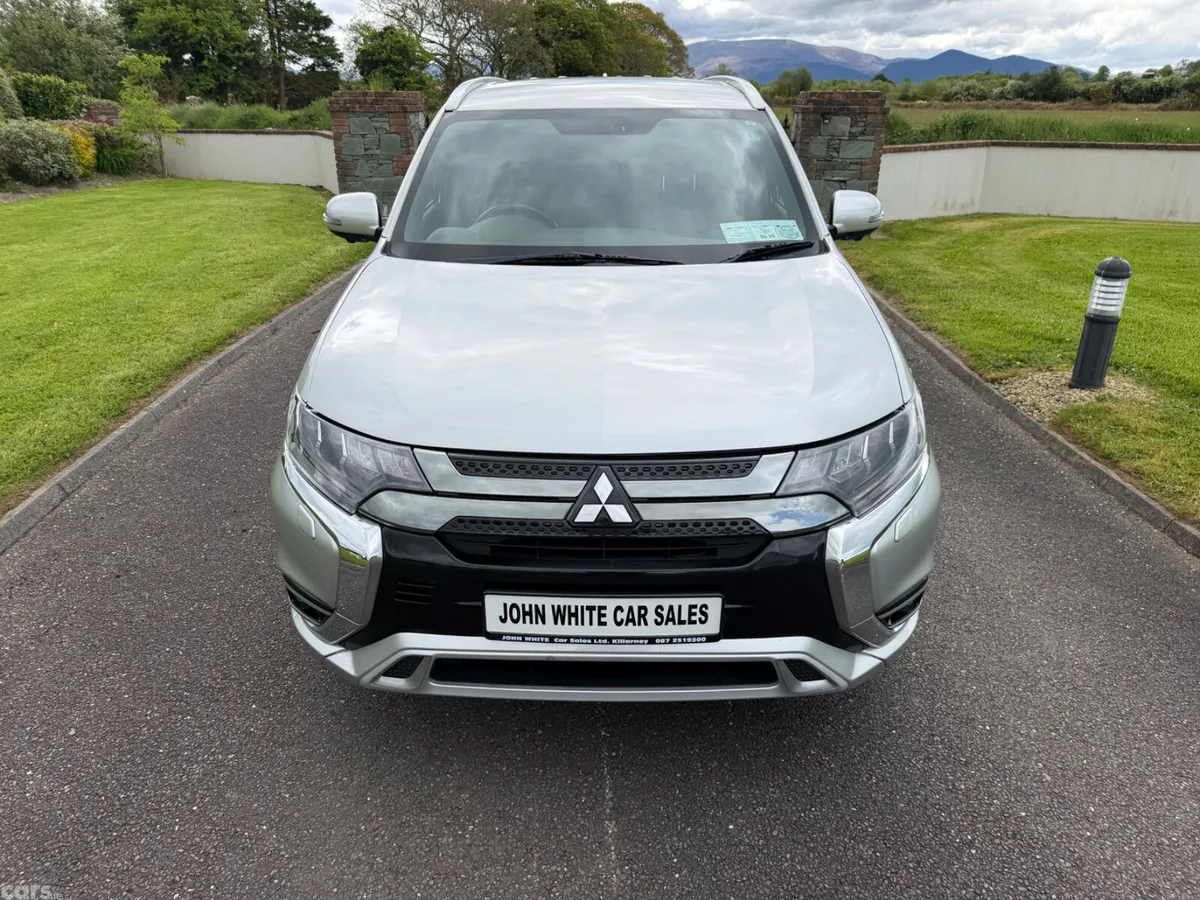 Mitsubishi Outlander SUV, Petrol Plug-in Hybrid, 2019, Silver