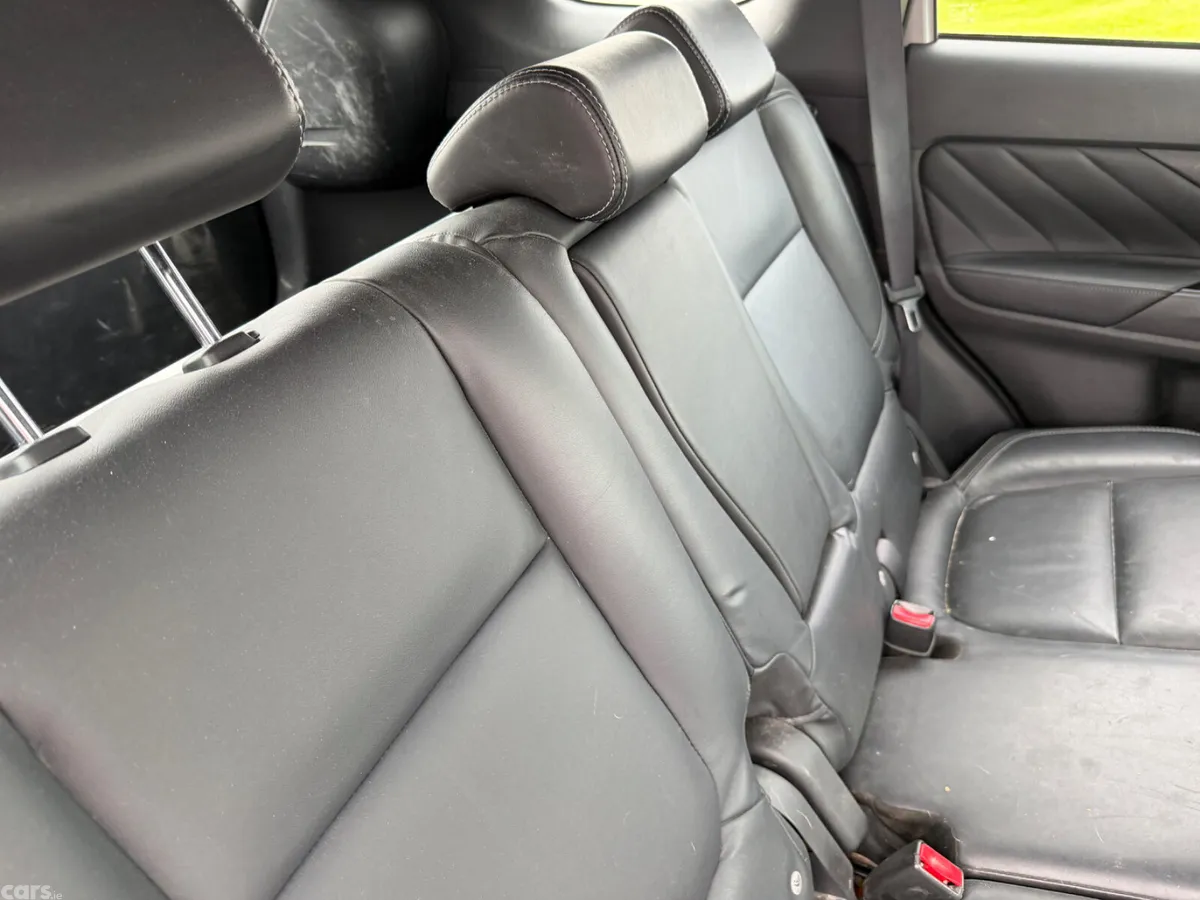 Mitsubishi Outlander SUV, Petrol Plug-in Hybrid, 2019, Silver
