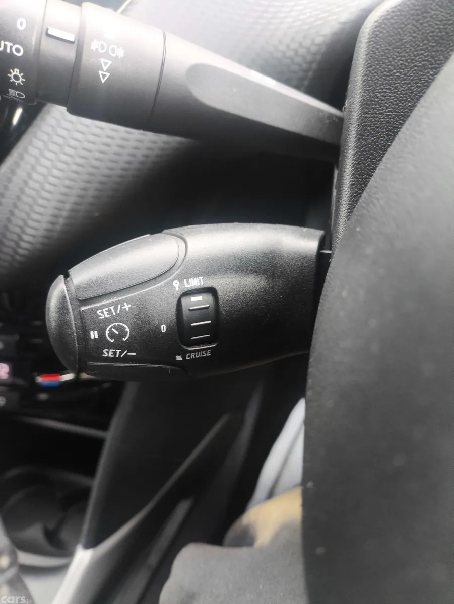 Peugeot 2008 Estate, Diesel, 2017, Grey