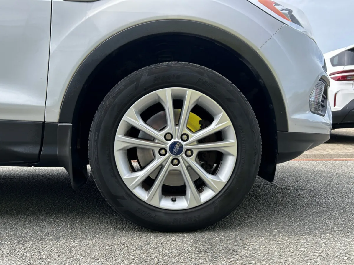 Ford Kuga Hatchback, Diesel, 2017, Grey