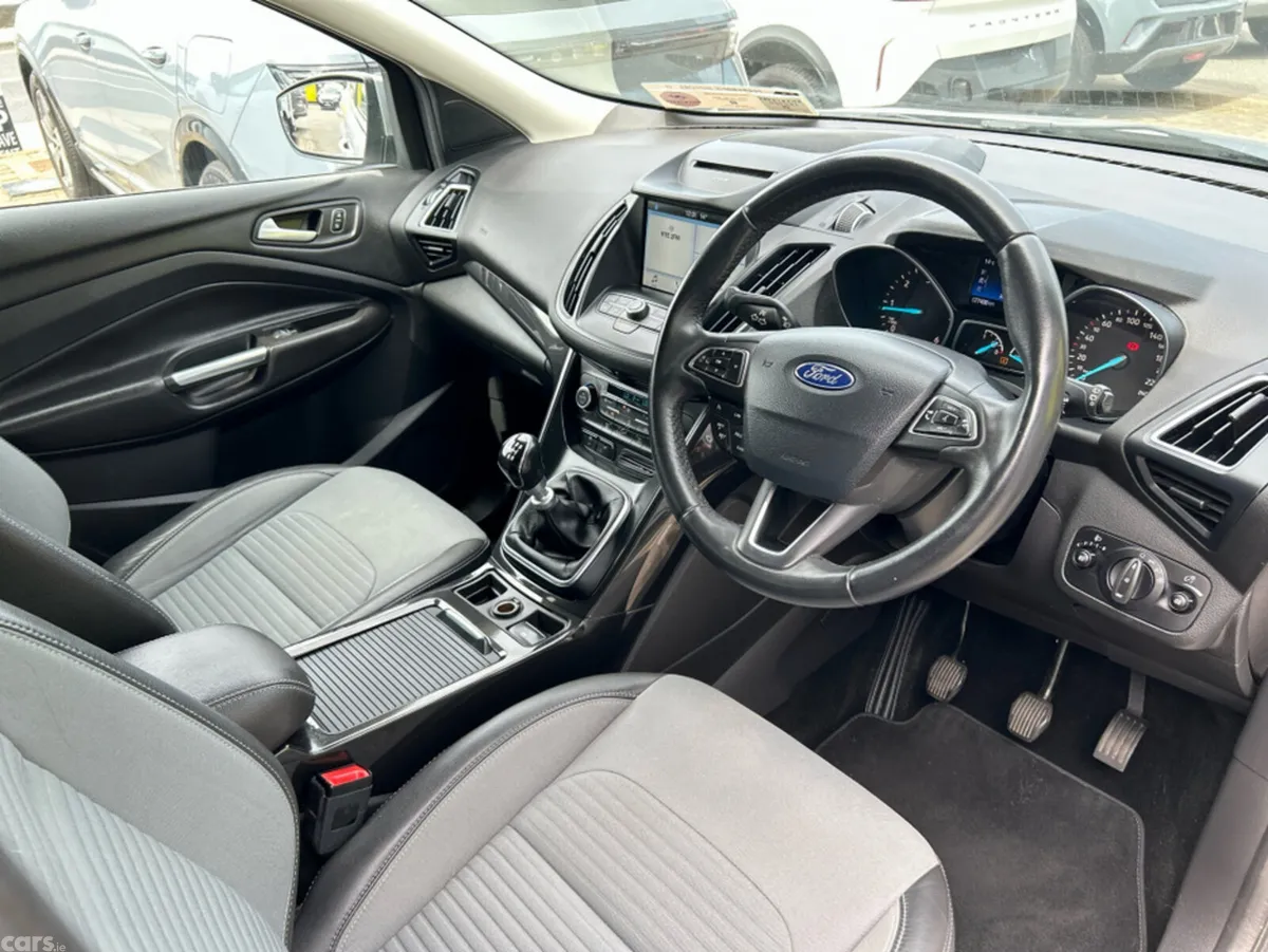 Ford Kuga Hatchback, Diesel, 2017, Grey