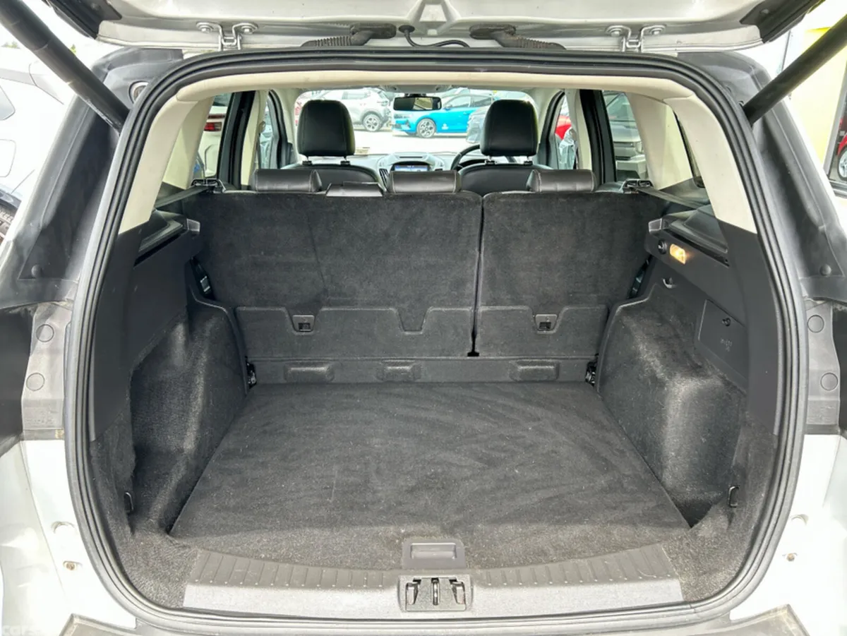 Ford Kuga Hatchback, Diesel, 2017, Grey