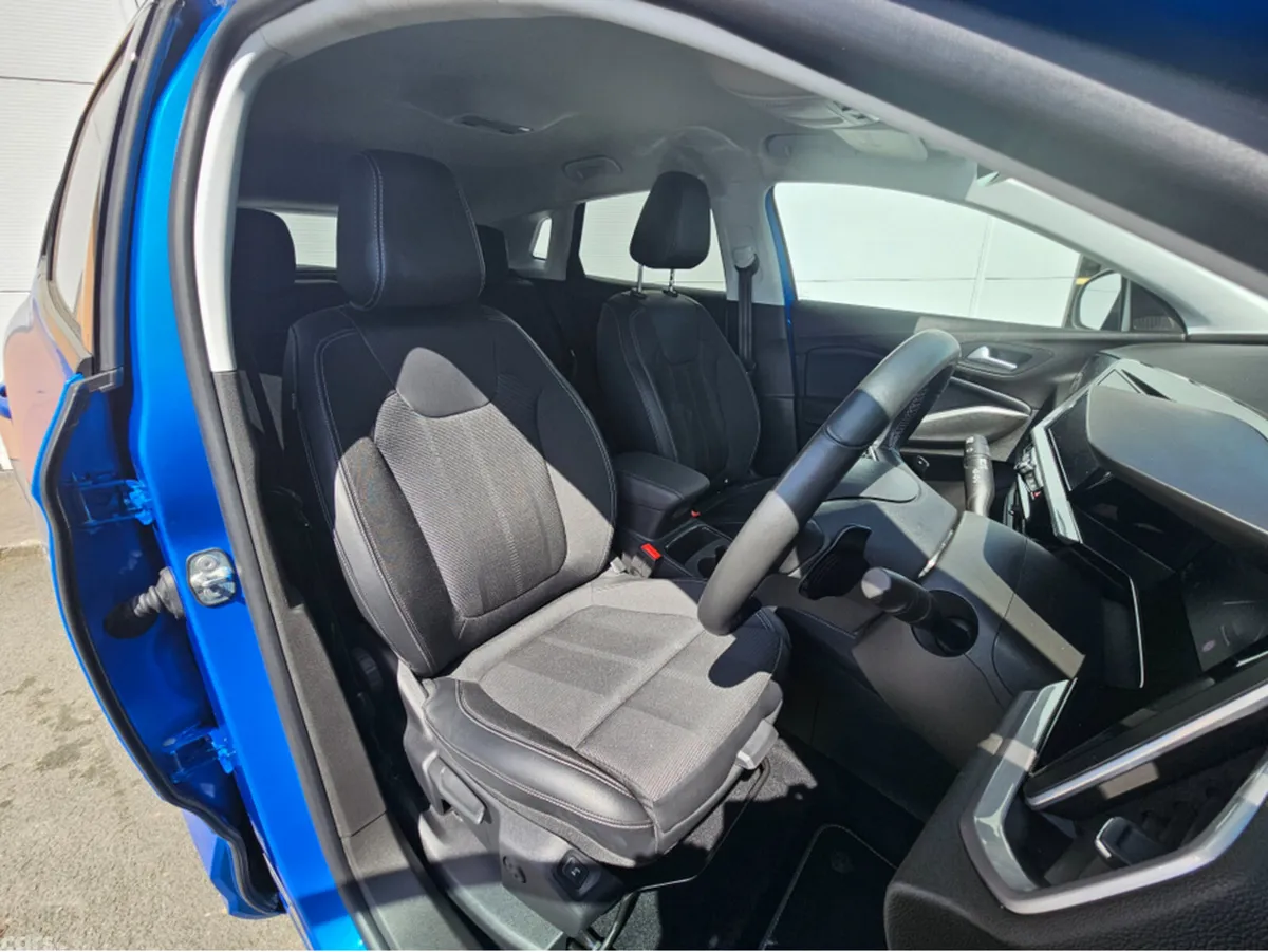 Opel Grandland MPV, Petrol Plug-in Hybrid, 2024, Blue