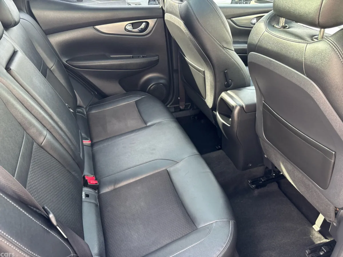 Nissan Qashqai MPV, Petrol, 2018, Grey
