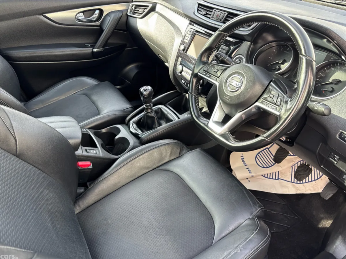 Nissan Qashqai MPV, Petrol, 2018, Grey