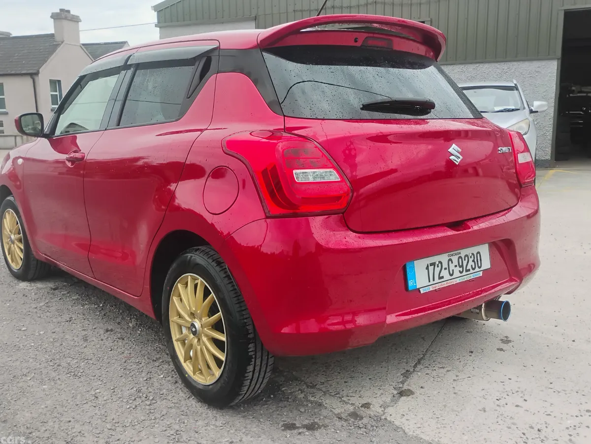 Suzuki Swift Hatchback, Petrol, 2017, Red
