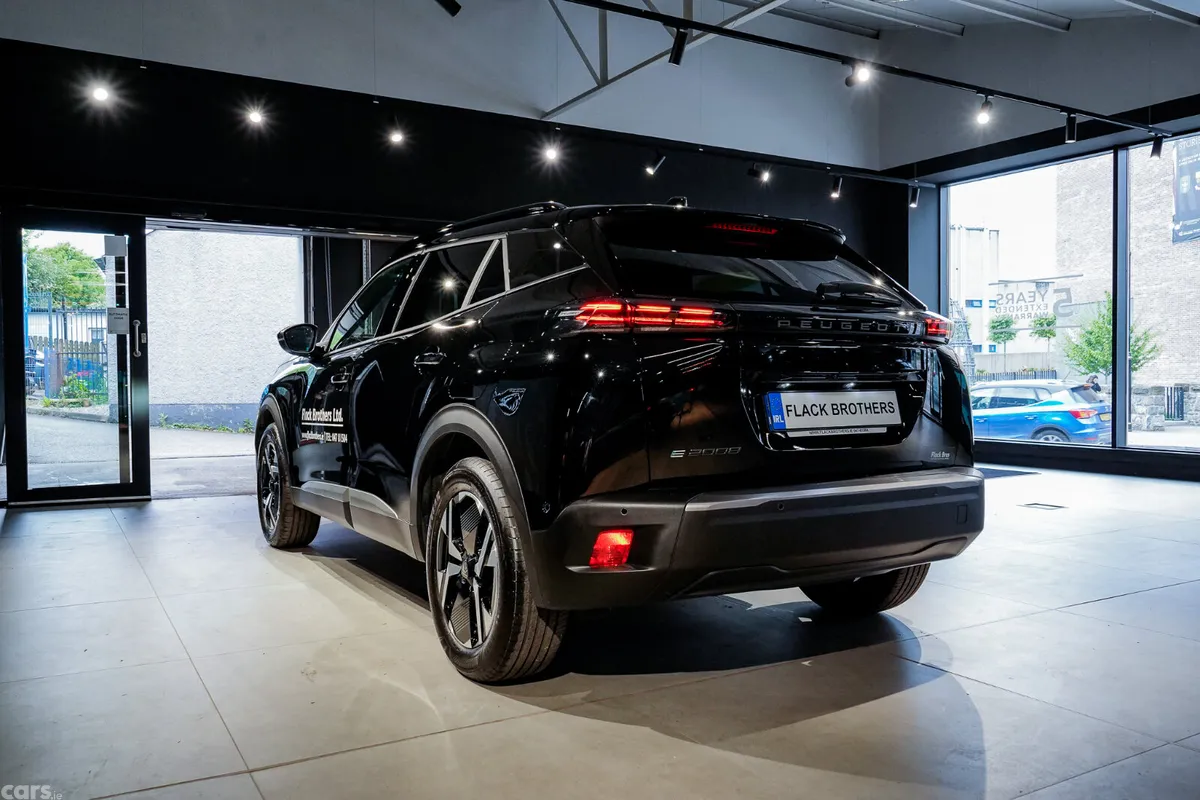 Peugeot 2008 MPV, Electric, 2026, Black