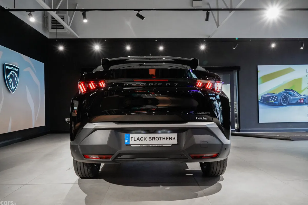 Peugeot 3008 MPV, Petrol Hybrid, 2025, Black