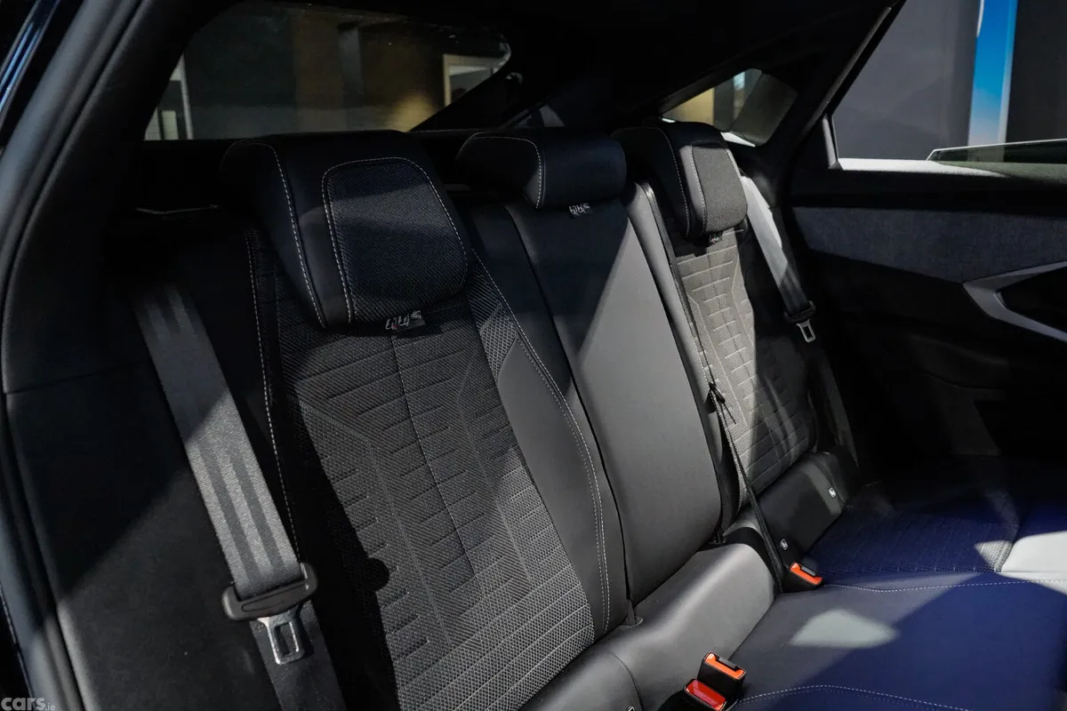 Peugeot 3008 MPV, Petrol Hybrid, 2025, Black
