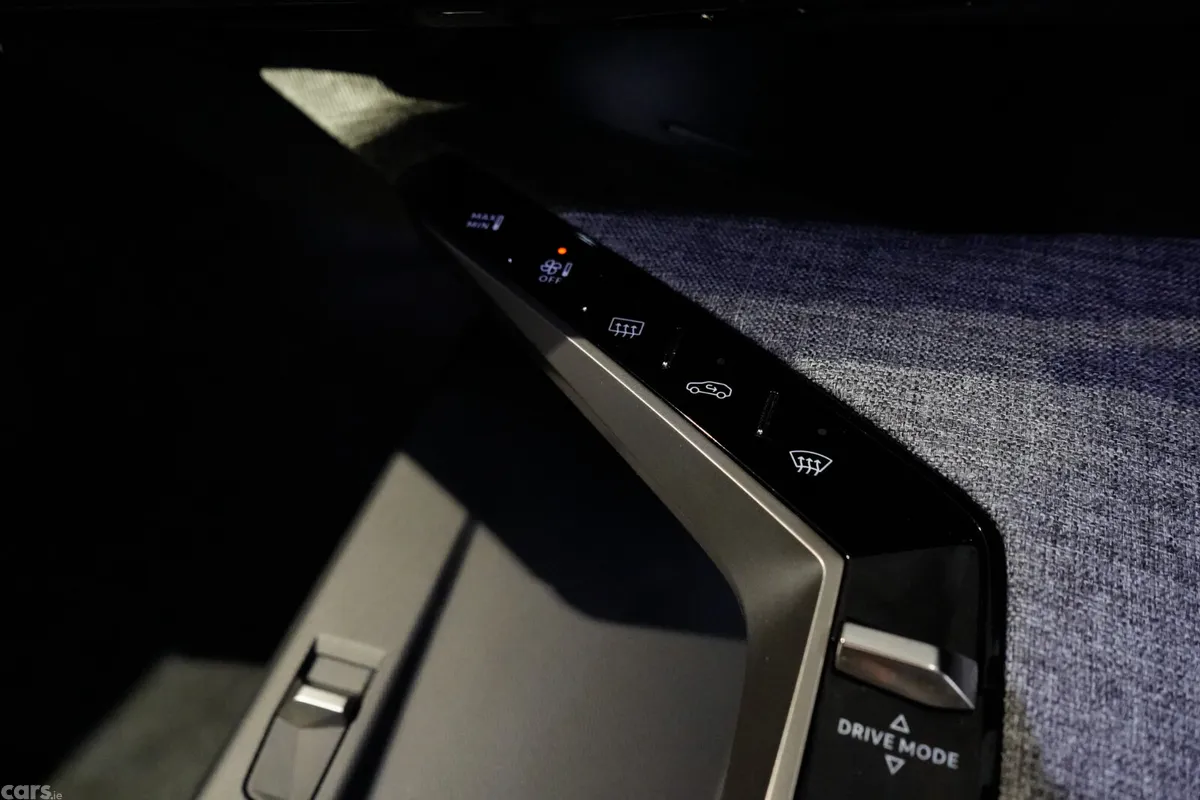 Peugeot 3008 MPV, Petrol Hybrid, 2025, Black