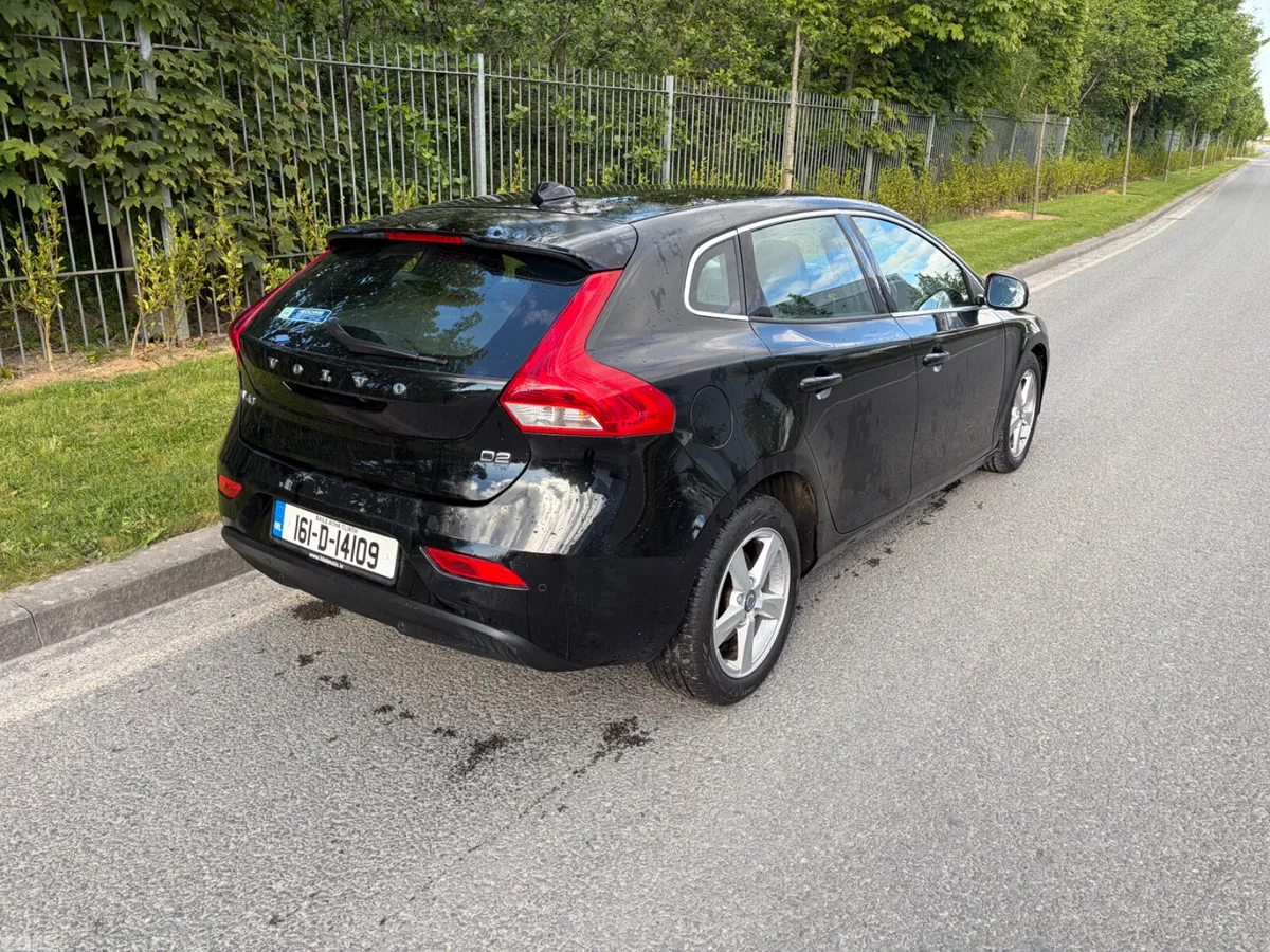 Volvo V40 Hatchback, Diesel, 2016, Black