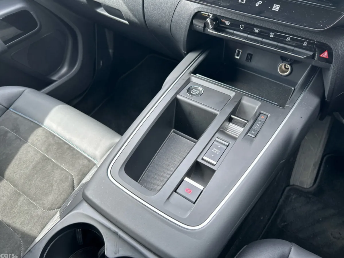 Citroen C5 Aircross MPV, Petrol Hybrid, 2024, Grey