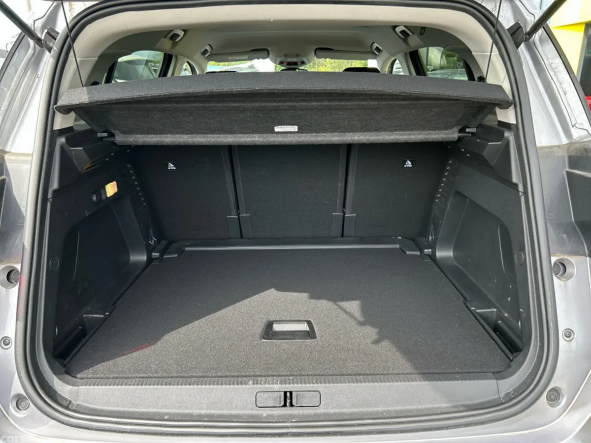 Citroen C5 Aircross MPV, Petrol Hybrid, 2024, Grey