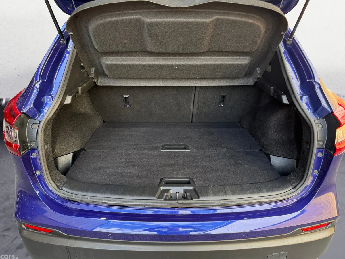 Nissan Qashqai Hatchback, Diesel, 2018, Blue