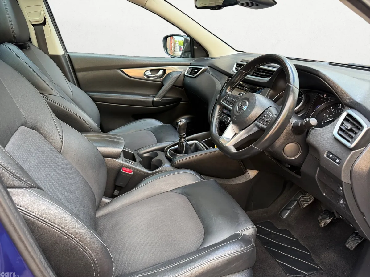 Nissan Qashqai Hatchback, Diesel, 2018, Blue