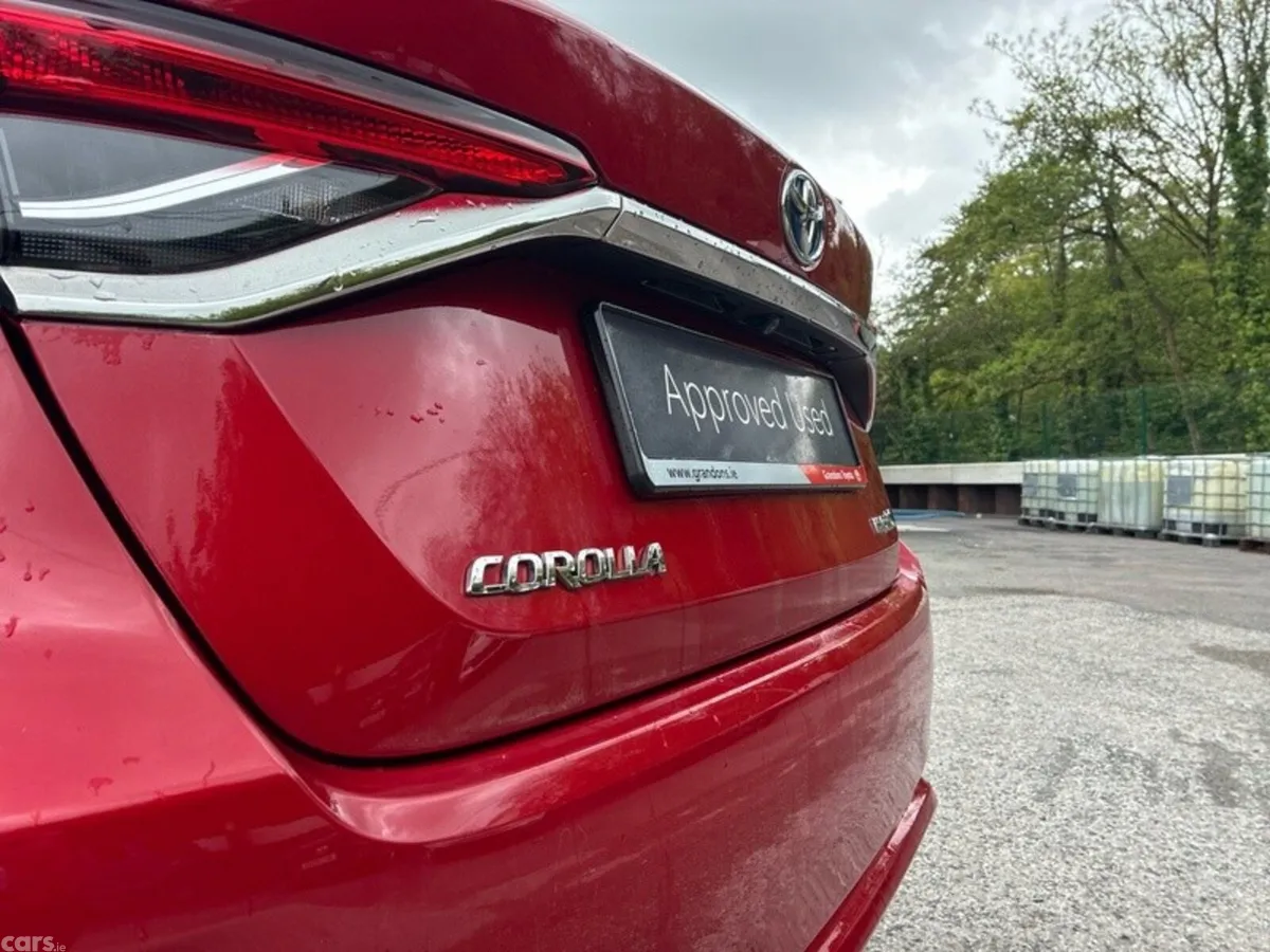 Toyota Corolla Saloon, Petrol Hybrid, 2023, Red