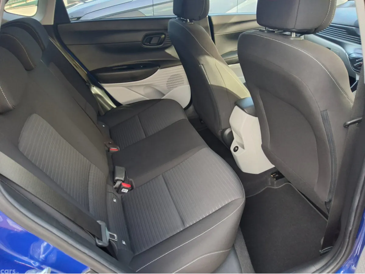 Hyundai i20 Hatchback, Petrol, 2023, Blue