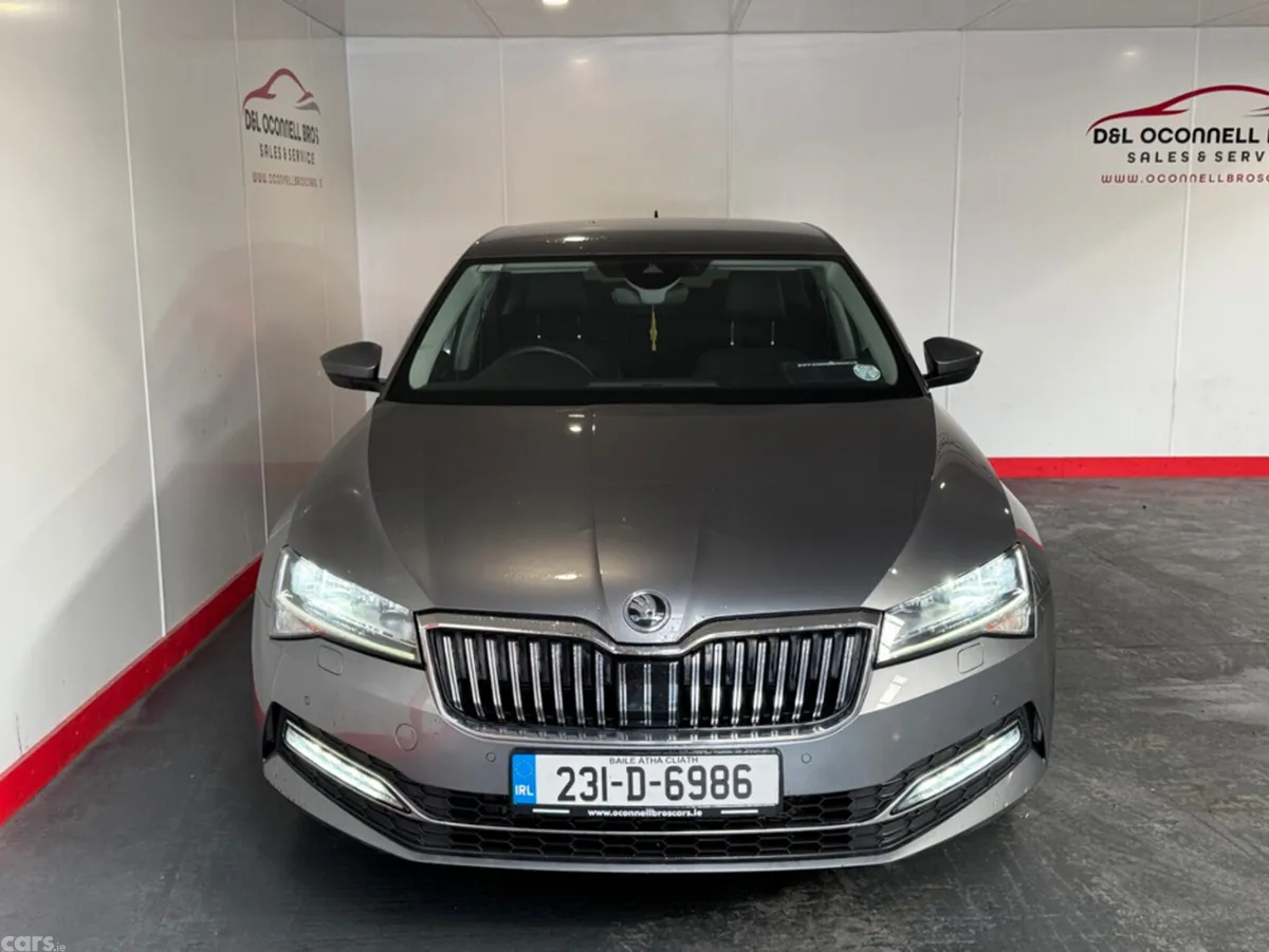 Skoda Superb Hatchback, Diesel, 2023, Grey