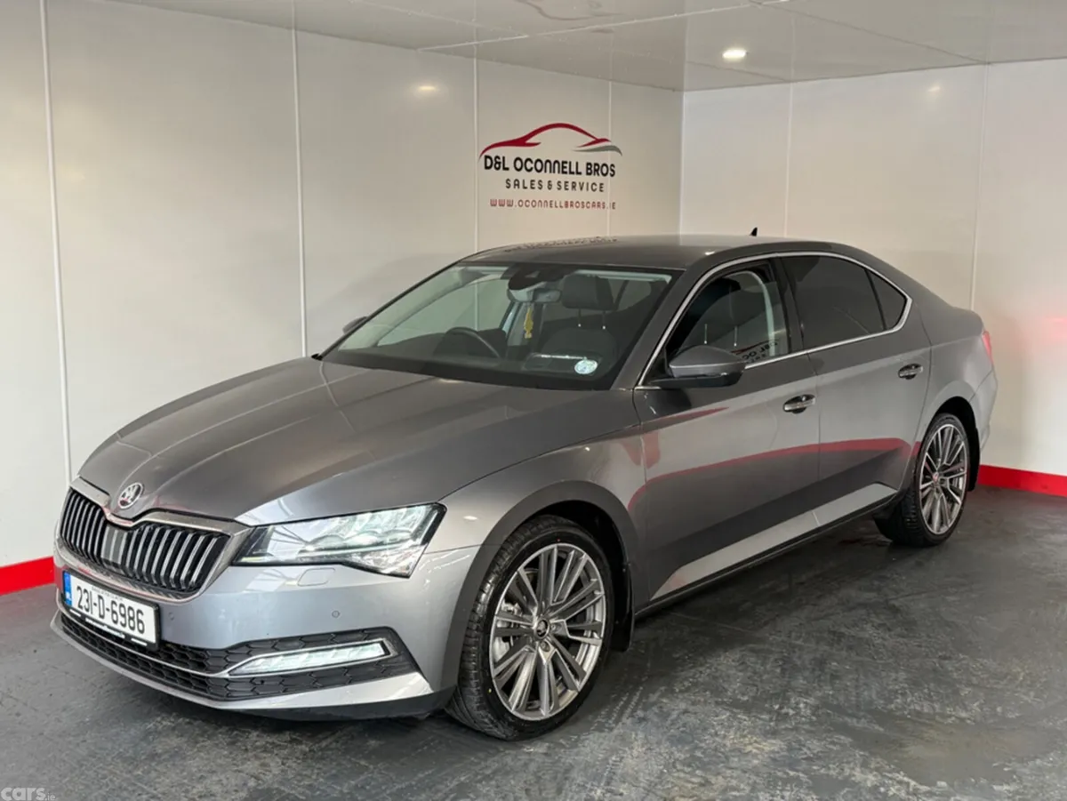 Skoda Superb Hatchback, Diesel, 2023, Grey