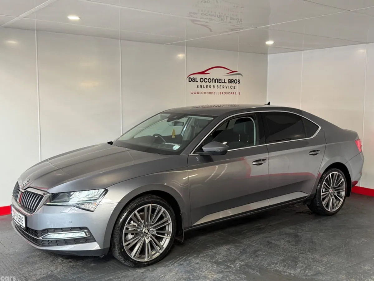 Skoda Superb Hatchback, Diesel, 2023, Grey