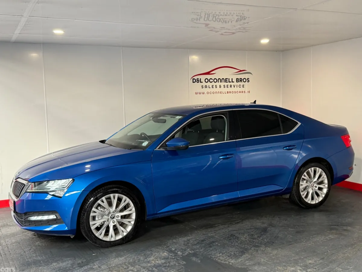 Skoda Superb Hatchback, Diesel, 2023, Blue