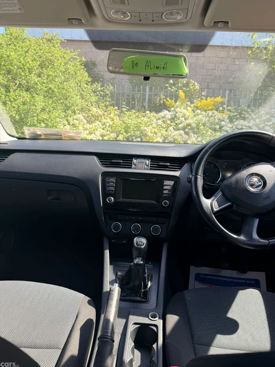 Skoda Octavia Hatchback, Petrol, 2013, Red