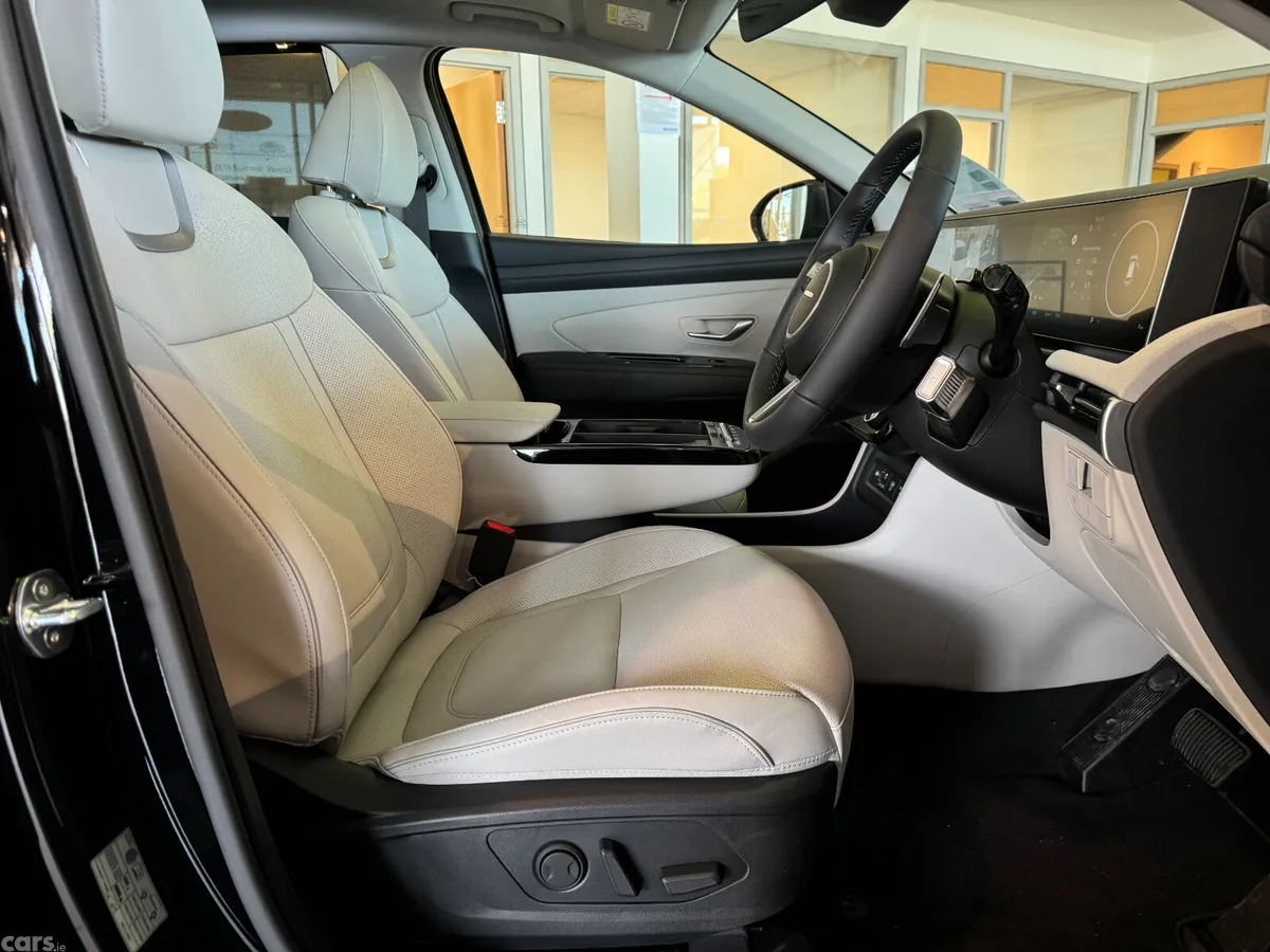 Hyundai Tucson SUV, Petrol Plug-in Hybrid, 2027, Black