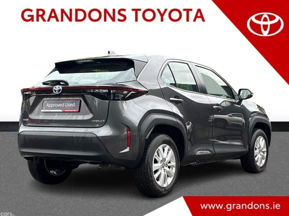 Toyota Yaris Cross Hatchback, Petrol Hybrid, 2024, Grey