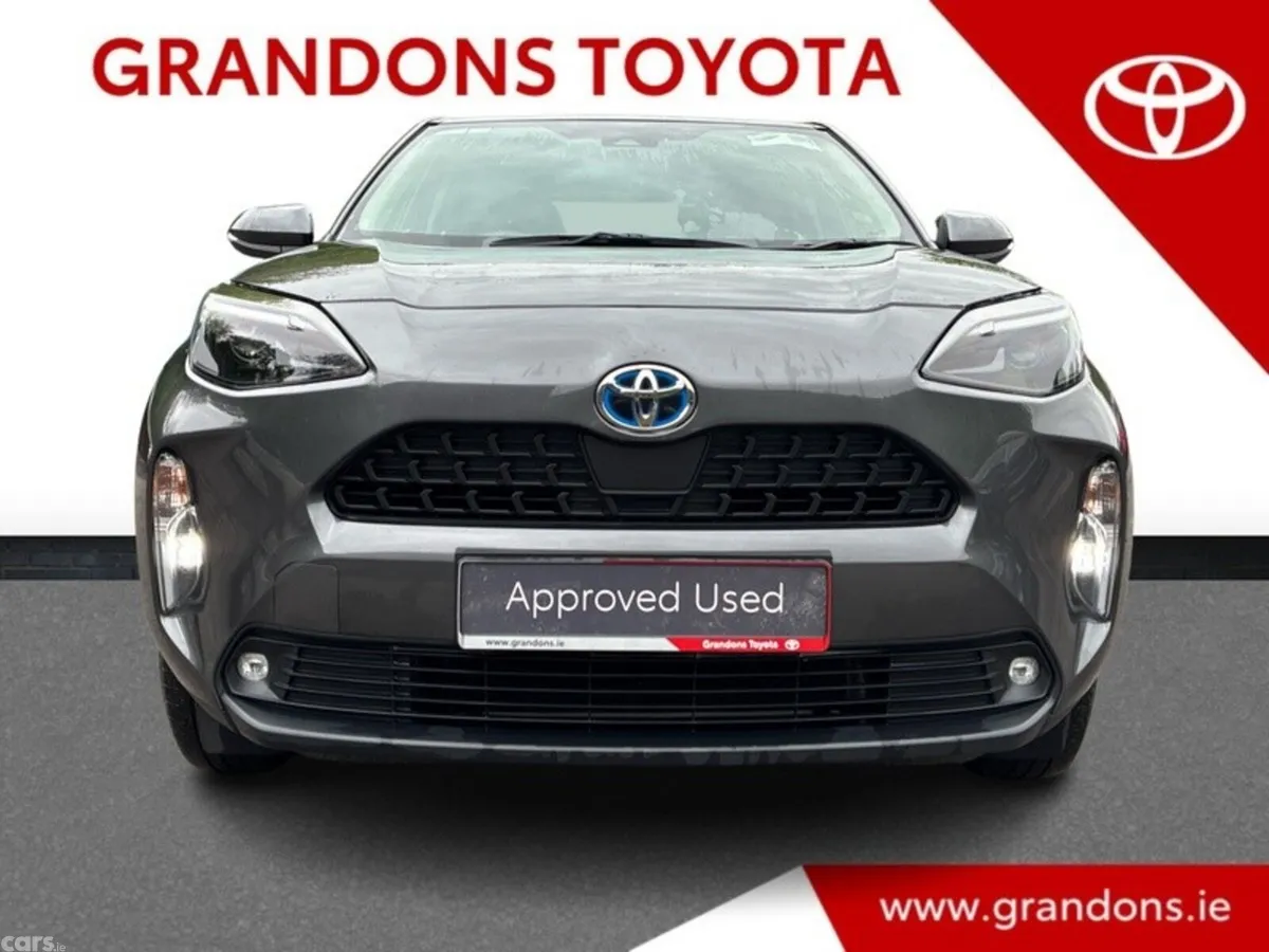 Toyota Yaris Cross Hatchback, Petrol Hybrid, 2024, Grey