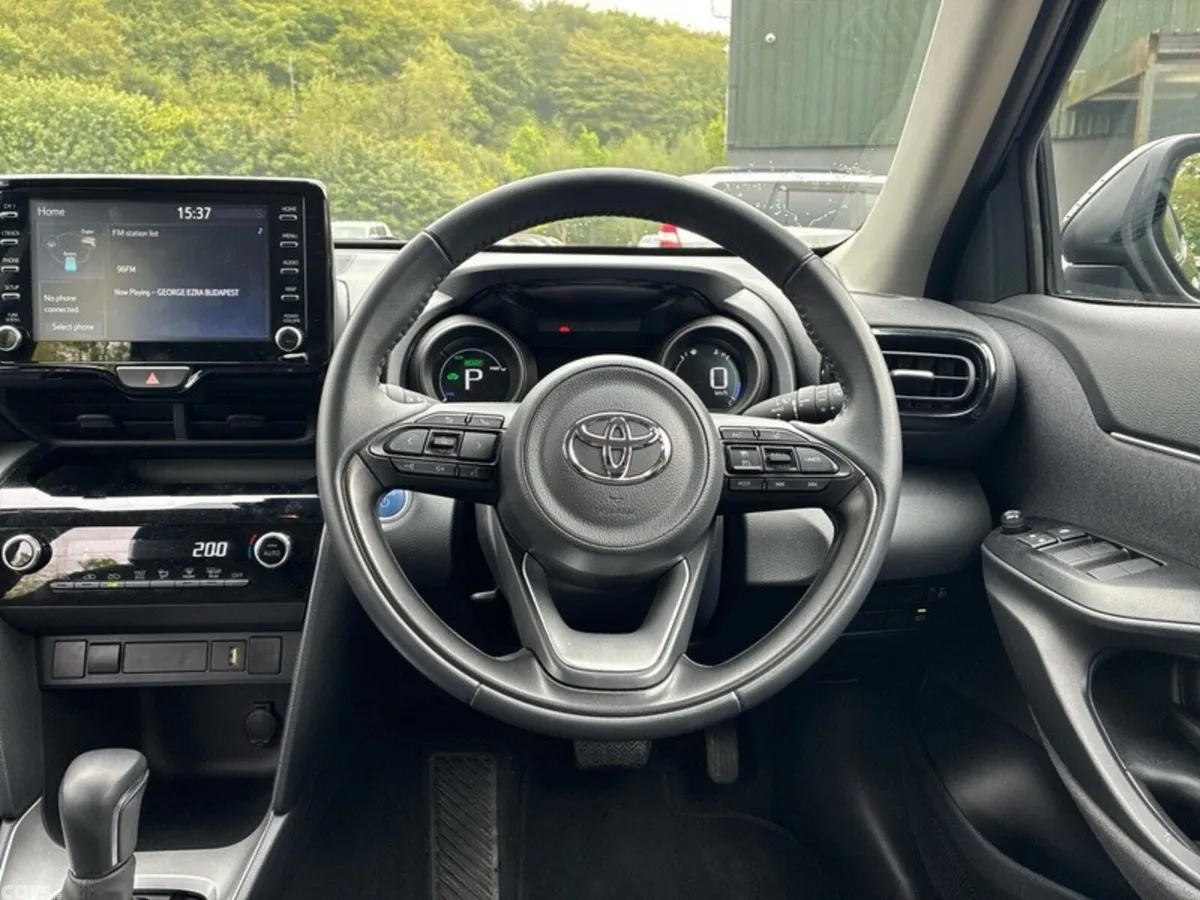 Toyota Yaris Cross Hatchback, Petrol Hybrid, 2024, Grey
