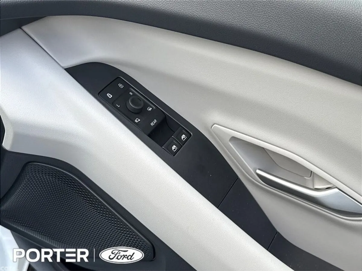 Ford Capri MPV, Electric, 2026, White