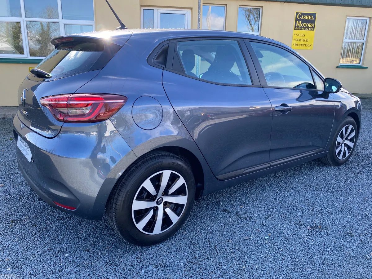 Renault Clio Hatchback, Petrol, 2022, Grey